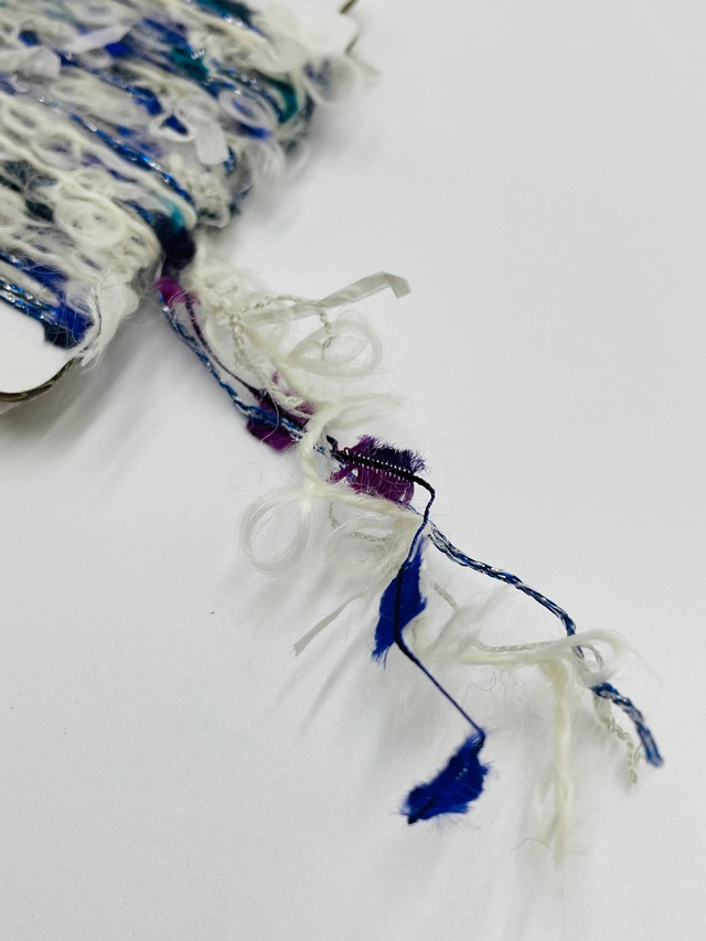 集めたくなる♬楽しい♬可愛い♡『ちょこっと巻きのファンシー糸』AVRILペラコーン258