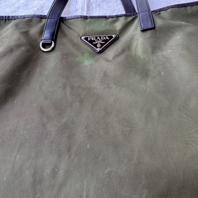 Prada ナイロントートバッグ カーキ ロゴプレート 古着 画像3
