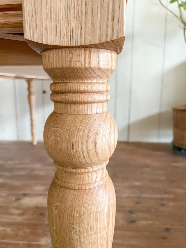 伸長式オークターンドレッグダイニングテーブル “スレンダー”(総ホワイトオーク無垢材) W1600〜2100エクステンションテーブル