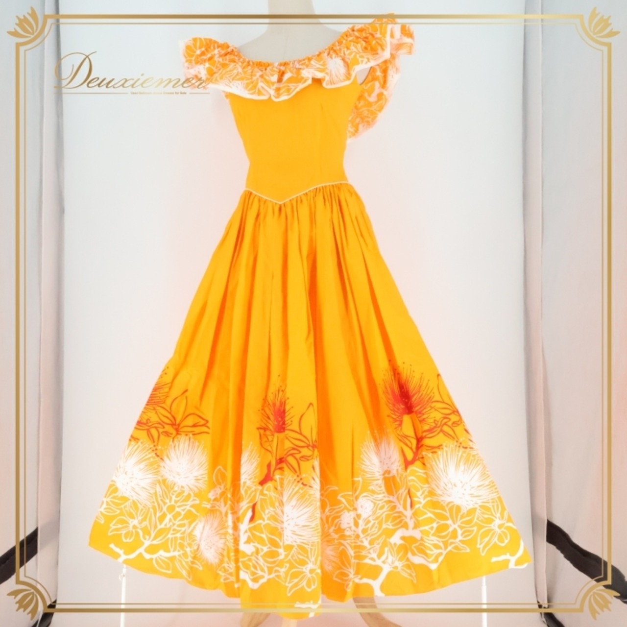 フラダンス 衣装 ワンピース ドレス メネフネプランテーション オレンジ系 MENEHUNE PLANTETION 日本製 フリル かわいい 華やか 鮮やか 明るい 橙 白 赤 ハワイアン アロハ ハワイアンプリント フラ ダンス レッスン 練習 おしゃれ