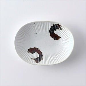 【さびもん】李白鎬彫錆刷毛紋様　楕円皿