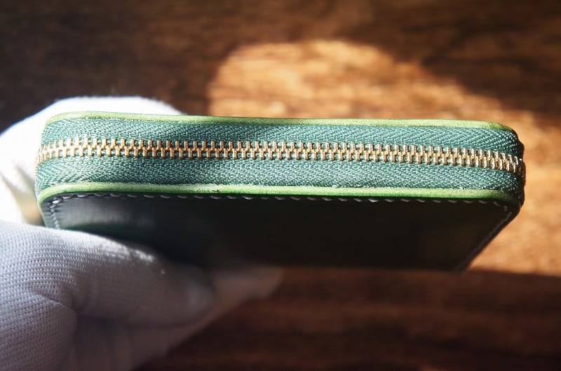 ルガトショルダーのミニラウンドファスナー【パロットグリーン