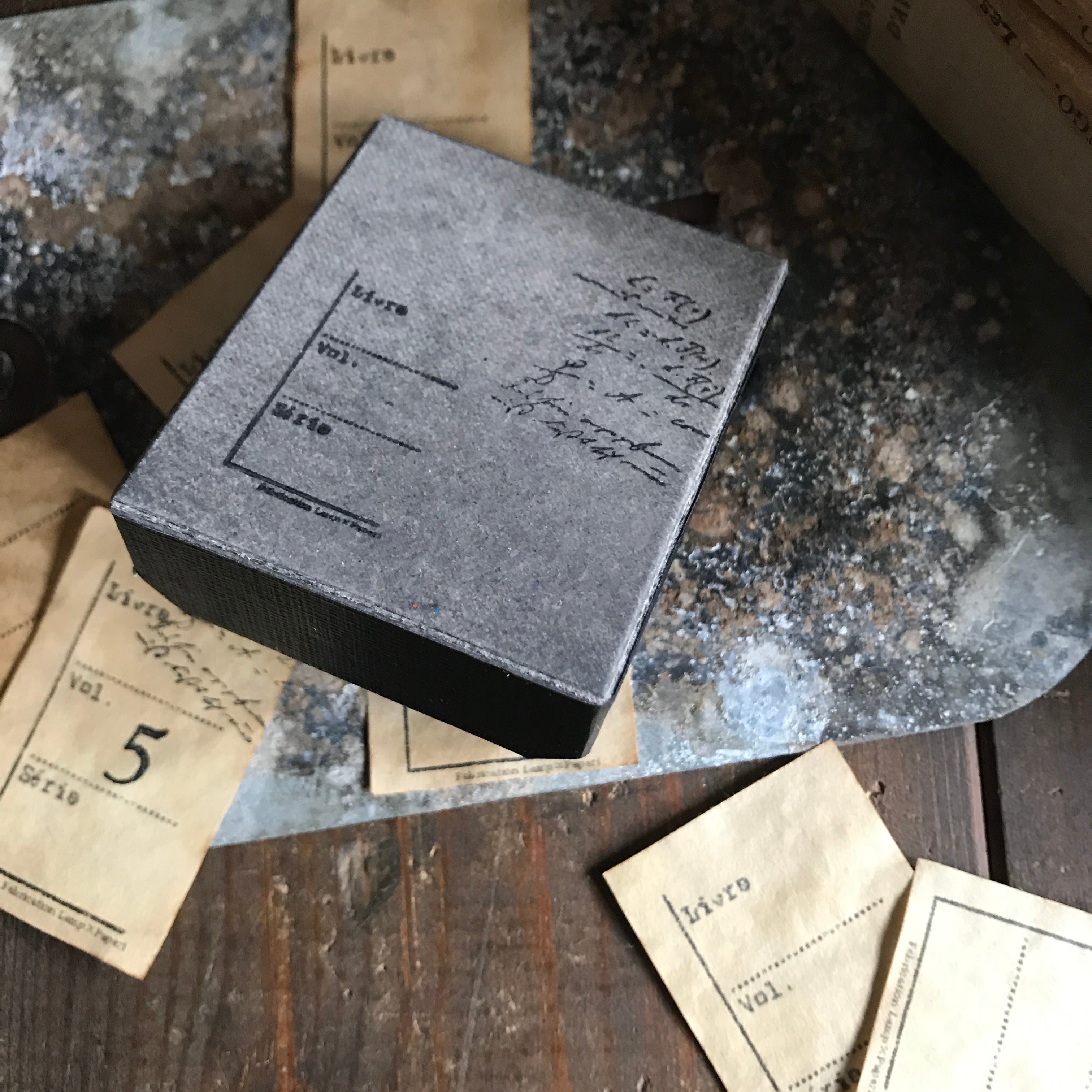 受注製作】コーヒー染め 図書ラベル | Lamp×Paperi Brocante