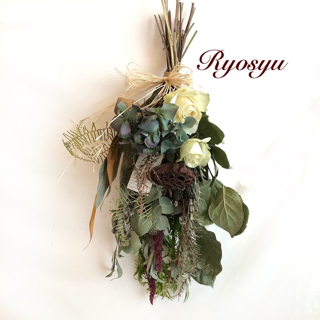 ドライフラワー 白バラと紫陽花のスワッグ お花作家の店 良秋ryosyu