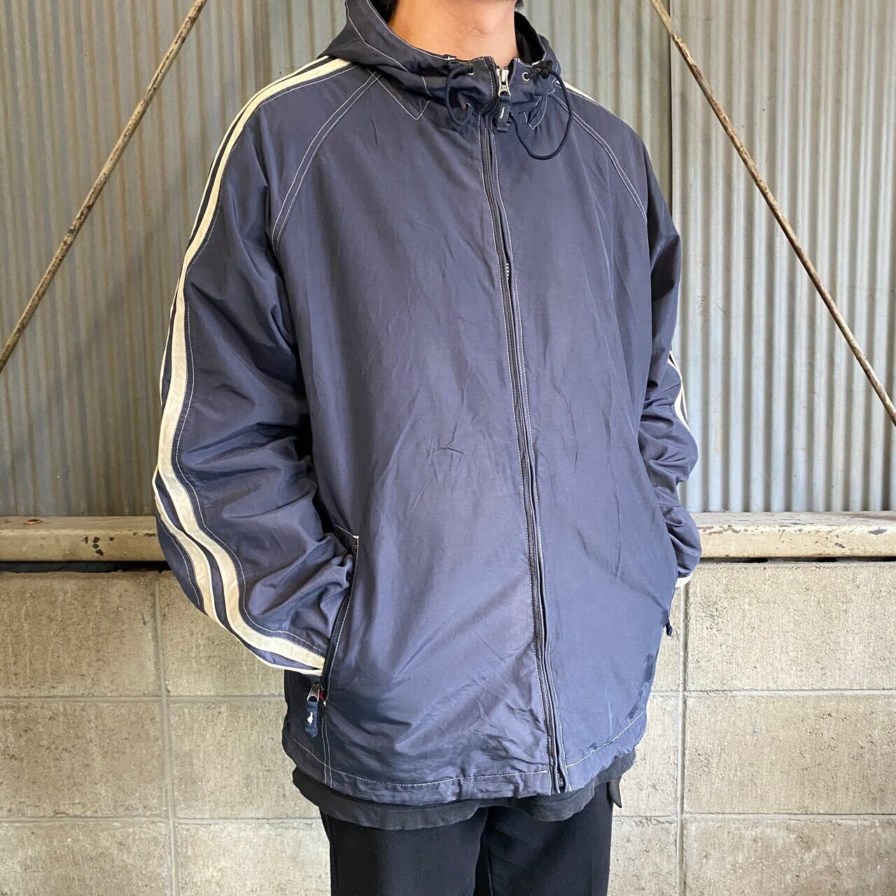 VINTAGE OLD GAP NYLON JACKET