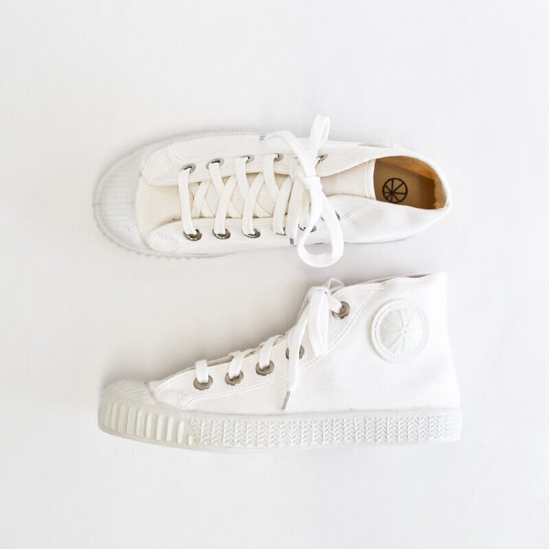 VANEK ハイカットキャンバススニーカー(White）<スロバキア製>/250