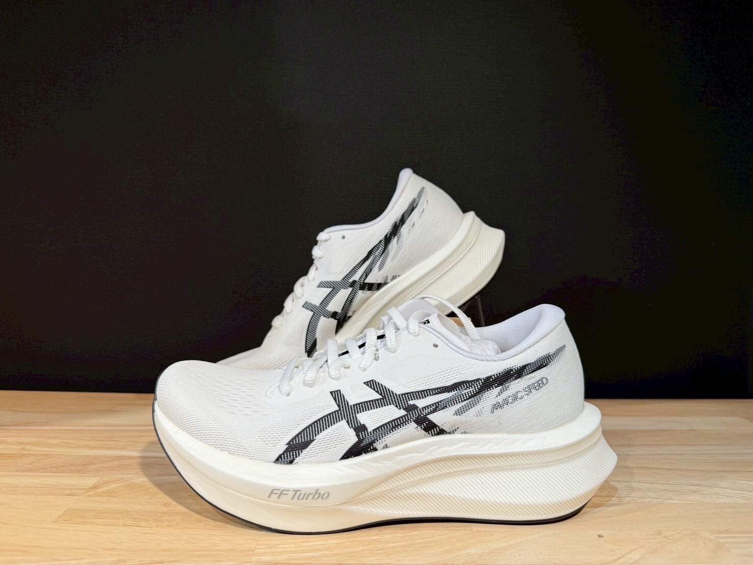 On Cloudsurfer 2 Ivory サイズ26cm On Cloudsurfer 2 Ivory サイズ26cm