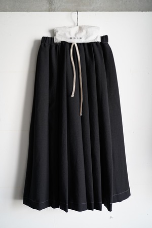 TACK FLARE SKIRT  S/M Size