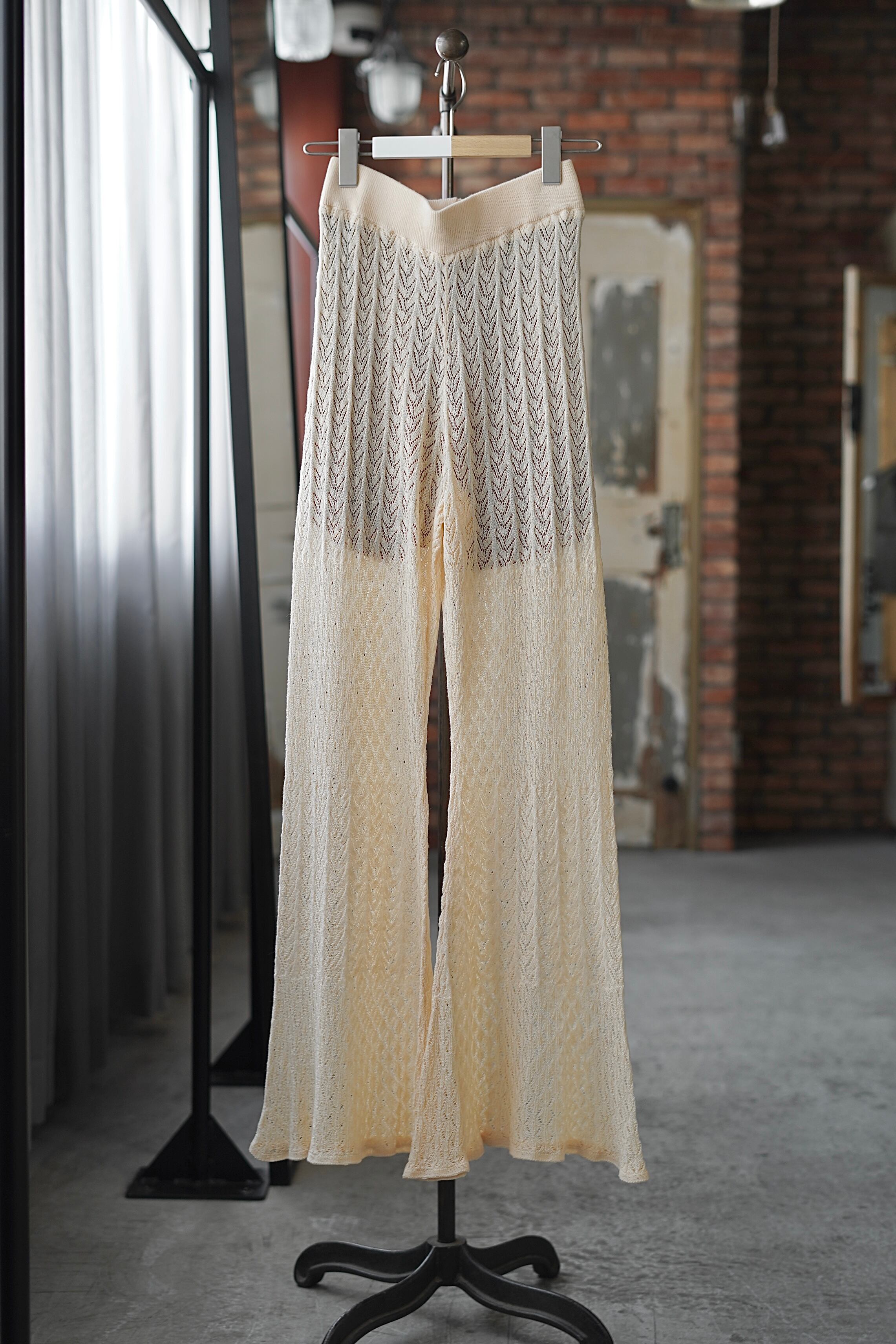 Mediam / Lace Bell Bottoms (Ivory , Beige , Black) | JUQUI Online