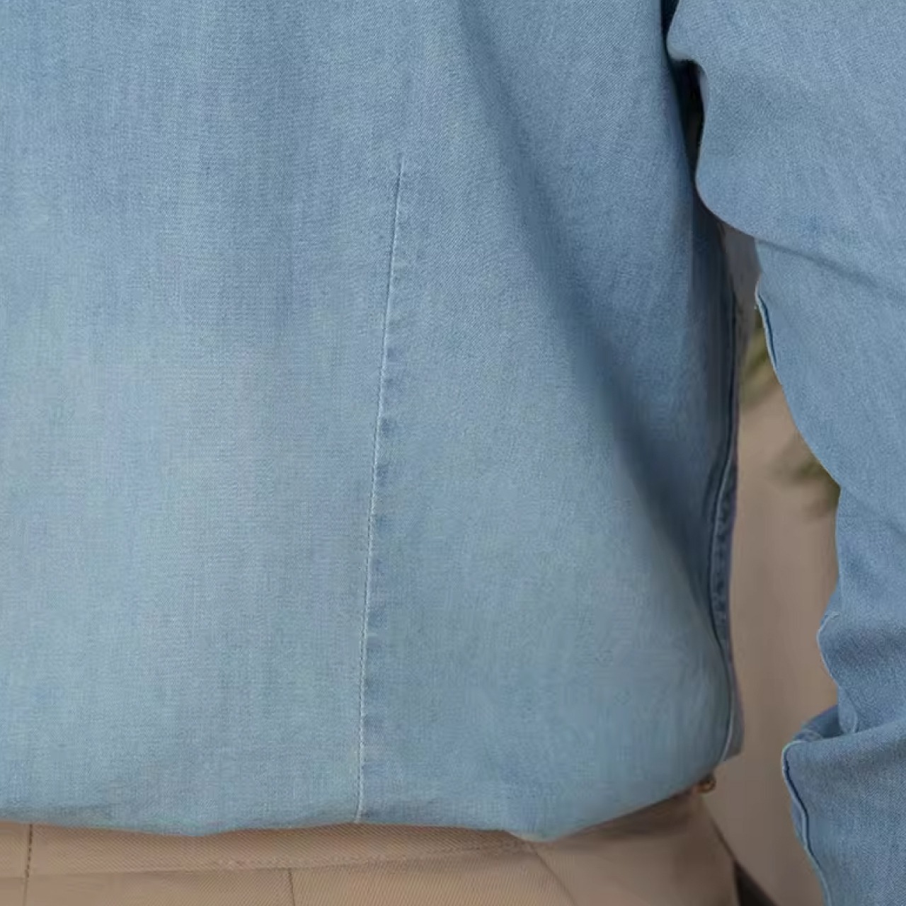 シンプルながらも個性的なデザインシャツ　SH002