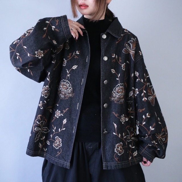 "刺繍" flower and beads design over silhouette black denim jacket