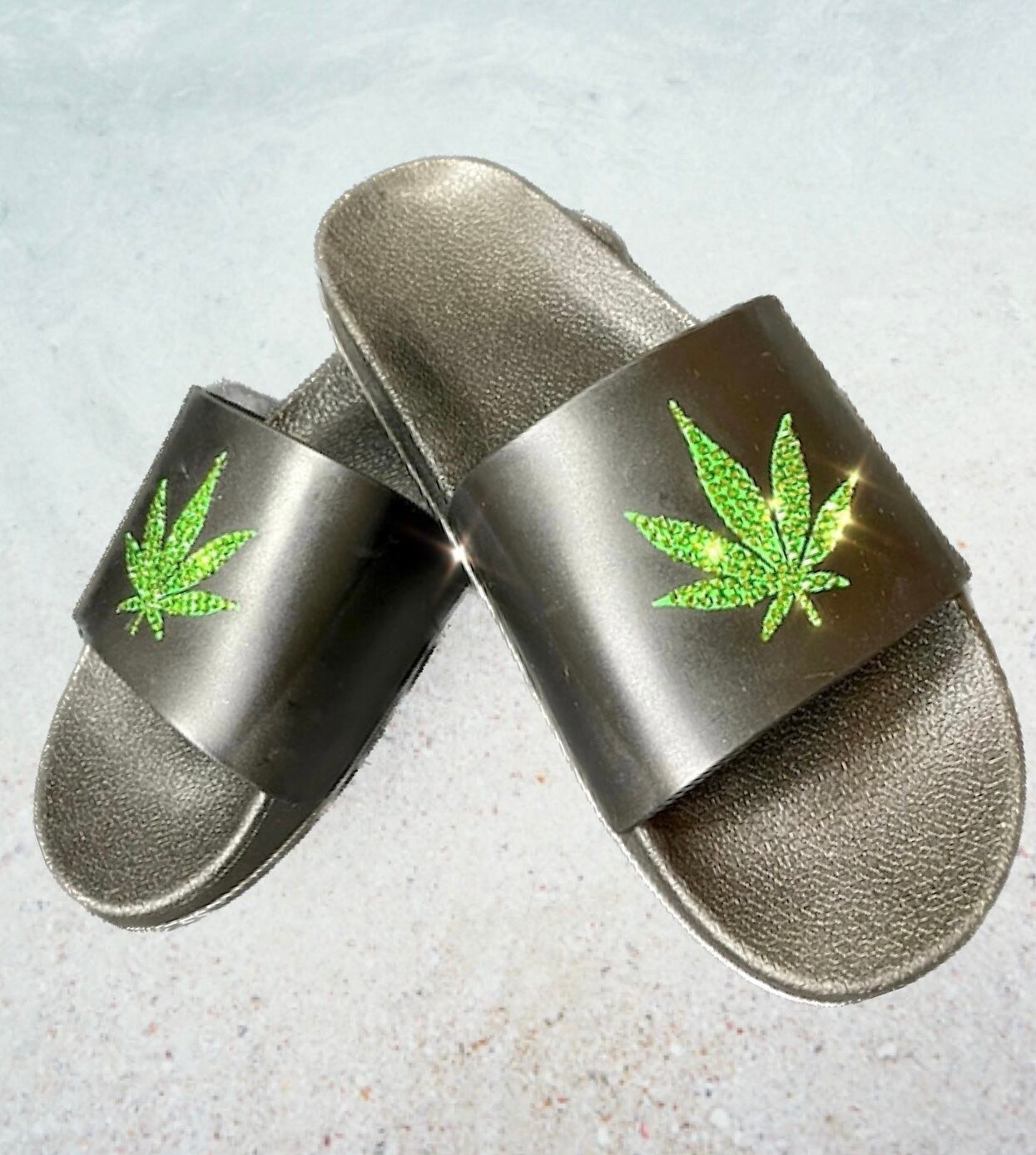 HUFマリファナピアス HUF ( ハフ ) Circle H STIKER 3カラー (タテ7.5