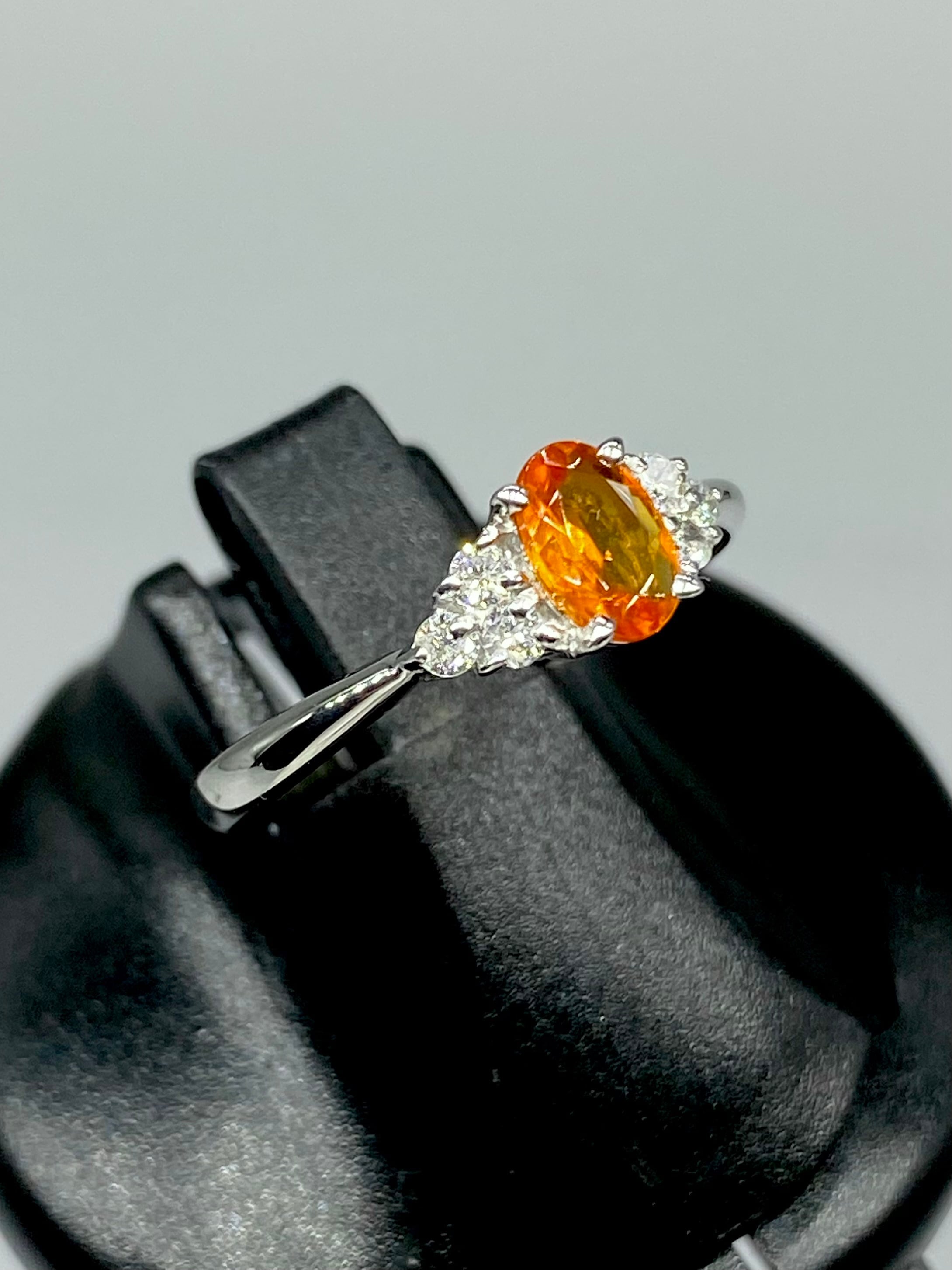 スペサルティンガーネット 0.66ct / ダイヤモンド 計0.16ct スペサルティンガーネット 0.66ct / ダイヤモンド 計0.16ct