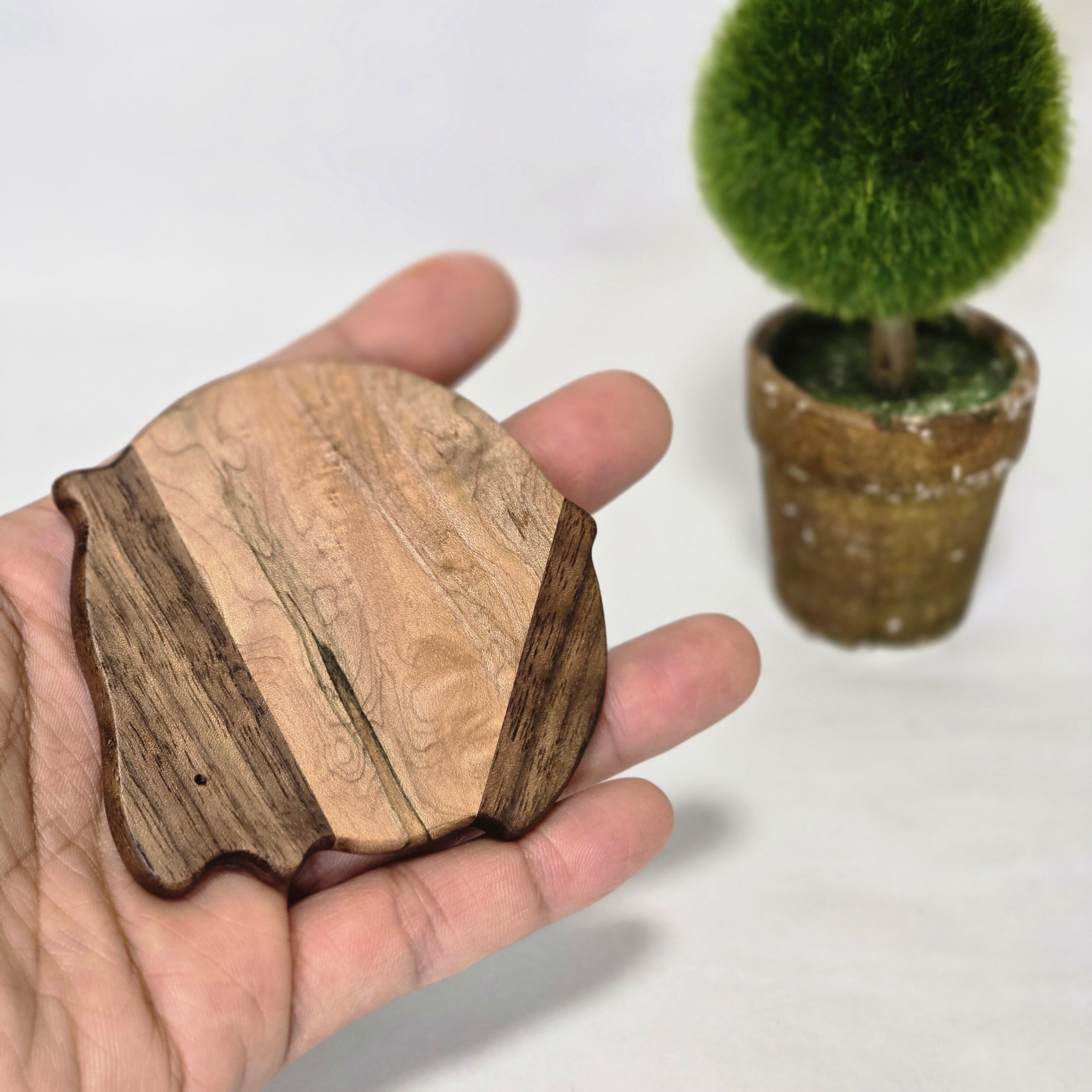 ばくコースター【杢】 ～夢が叶う木彫りのばく～ | 木工処Pomsfactory