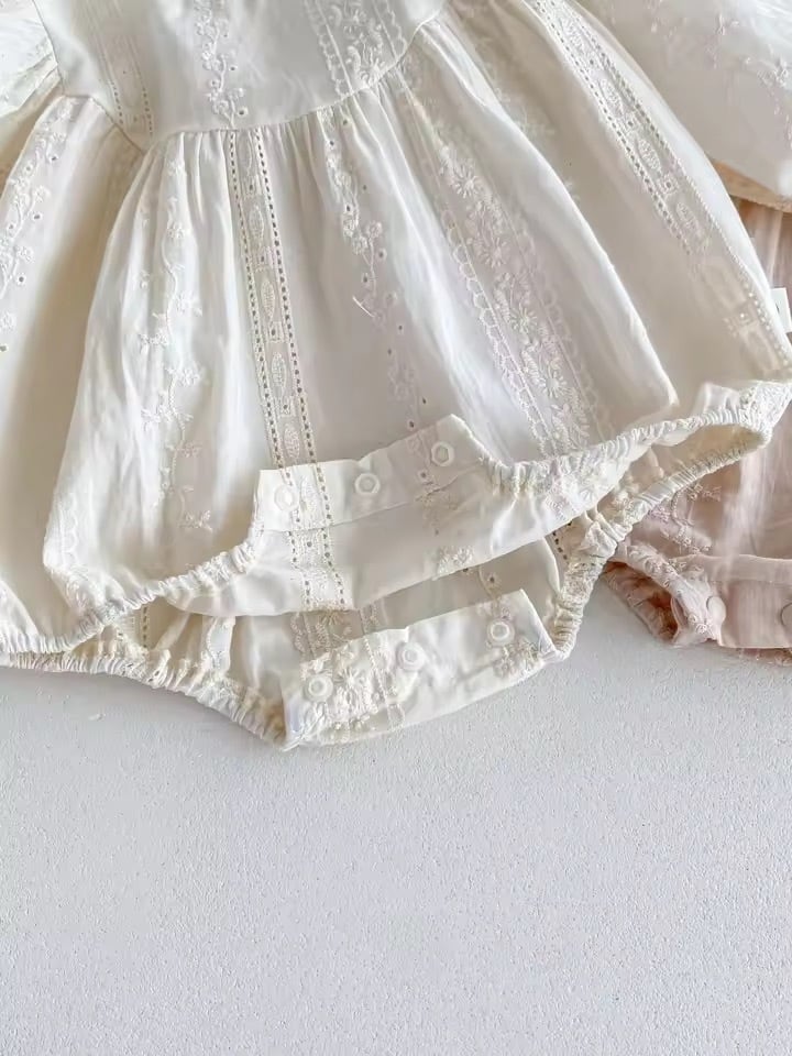 長袖レースロンパース