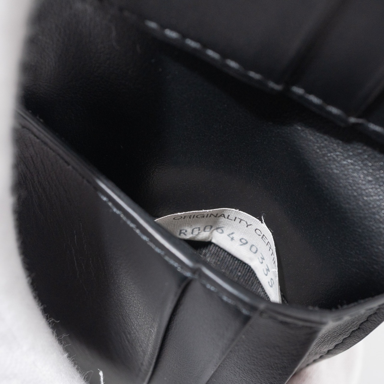 BOTTEGA VENETA スモール カセット 二つ折り ファスナーウォレット