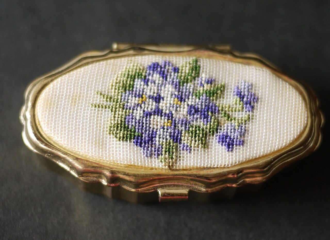 プチポワン ソーイングセット ピルケース