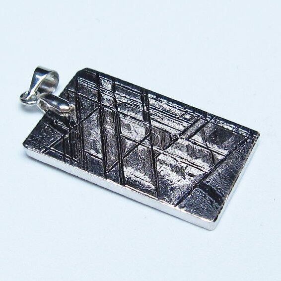 ギベオン ペンダント 隕石 メテオライト 一点物 おまかせ便 112-13436