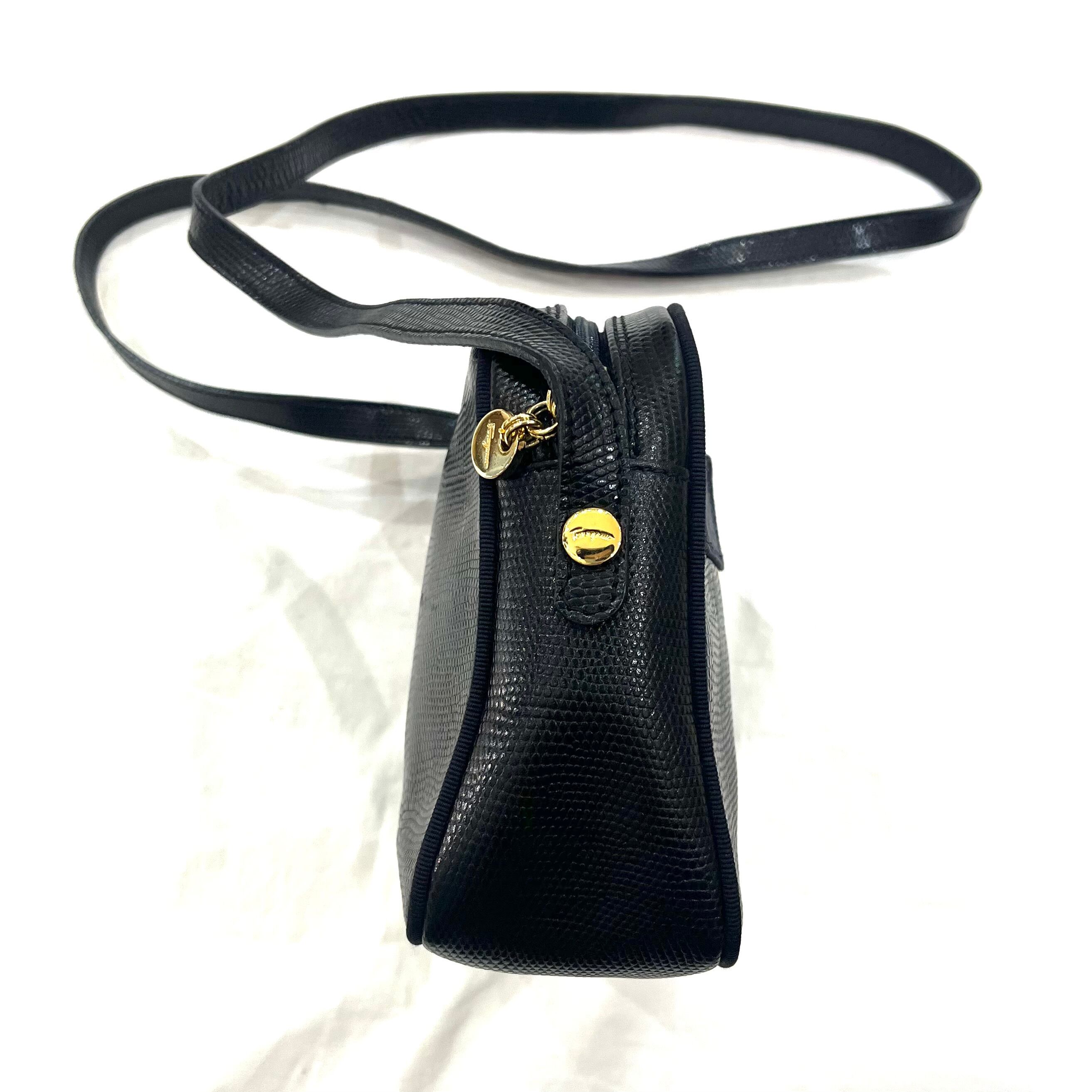 Salvatore Ferragamo】2280 VARA リザードレザーショルダーバッグ