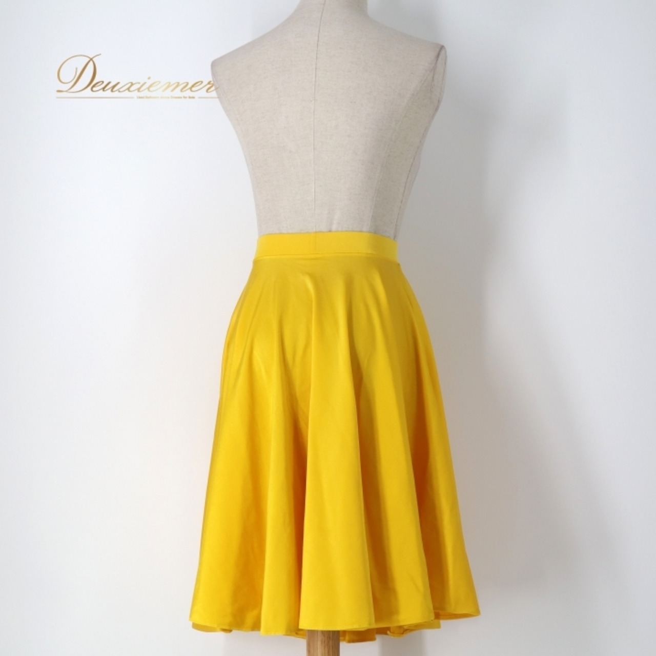 社交ダンス 衣装 スカート イエロー系 チャコット Chacott レッスン 練習 黄 軽い 明るい 上品 ラテン 華やか 鮮やか かわいい おしゃれ レッスンウェア 練習着 ふんわり 無地 シンプル フレア スカート レディース お洒落 軽快