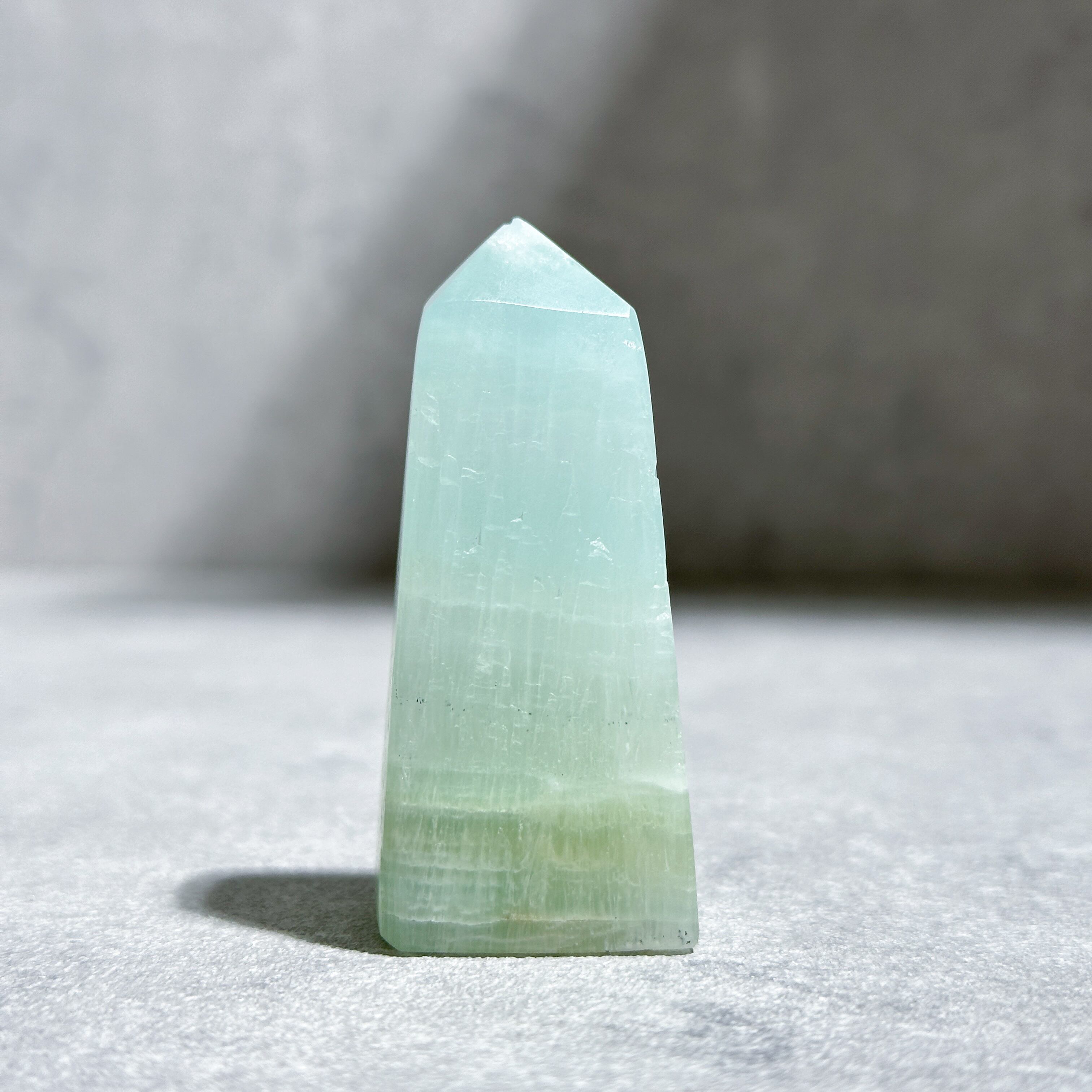 ピスタチオカルサイト タワー02◇Pistachio Calcite◇天然石・鉱物
