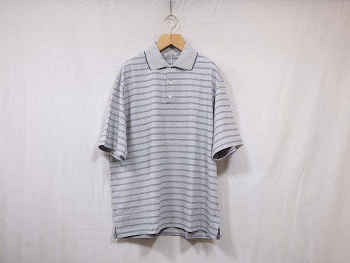 UNIVERSAL PRODUCTS.”MULTI BORDER S/S POLO NAVY”