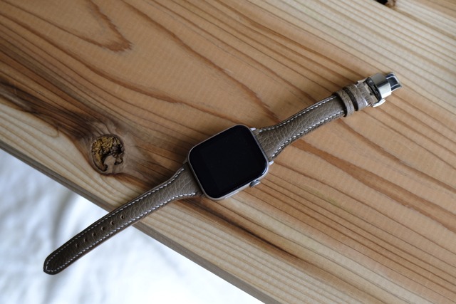 高級革使用のApple Watchベルト　時計ベルト エトゥープ色　レザー　腕時計