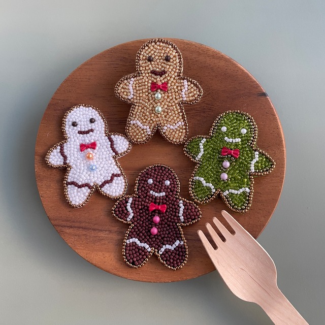 キットの材料のみ(レシピなし)ジンジャーマンクッキーのビーズ刺繡ブローチキット