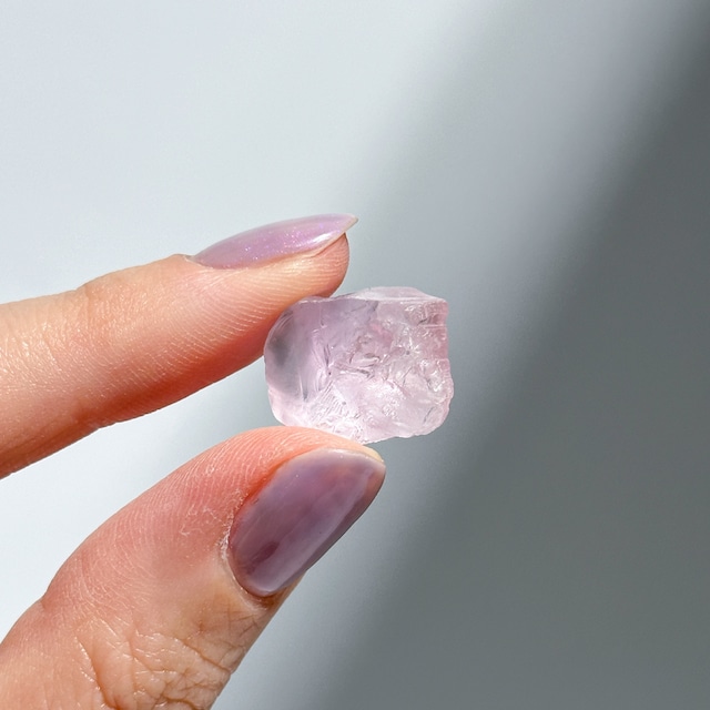 【ハイクォリティ】クンツァイト 原石61◇ Kunzite ◇天然石・鉱物・パワーストーン