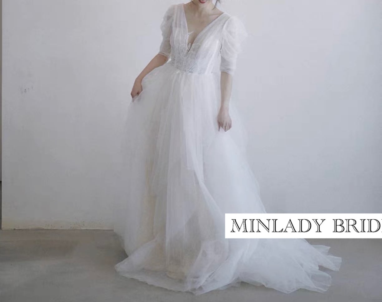バルーンスリーブ ヴィンテージ Vネック ウェディングドレス | MINLADY
