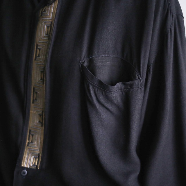 "刺繍" fly-front geometry embroidery band collar over size shirt