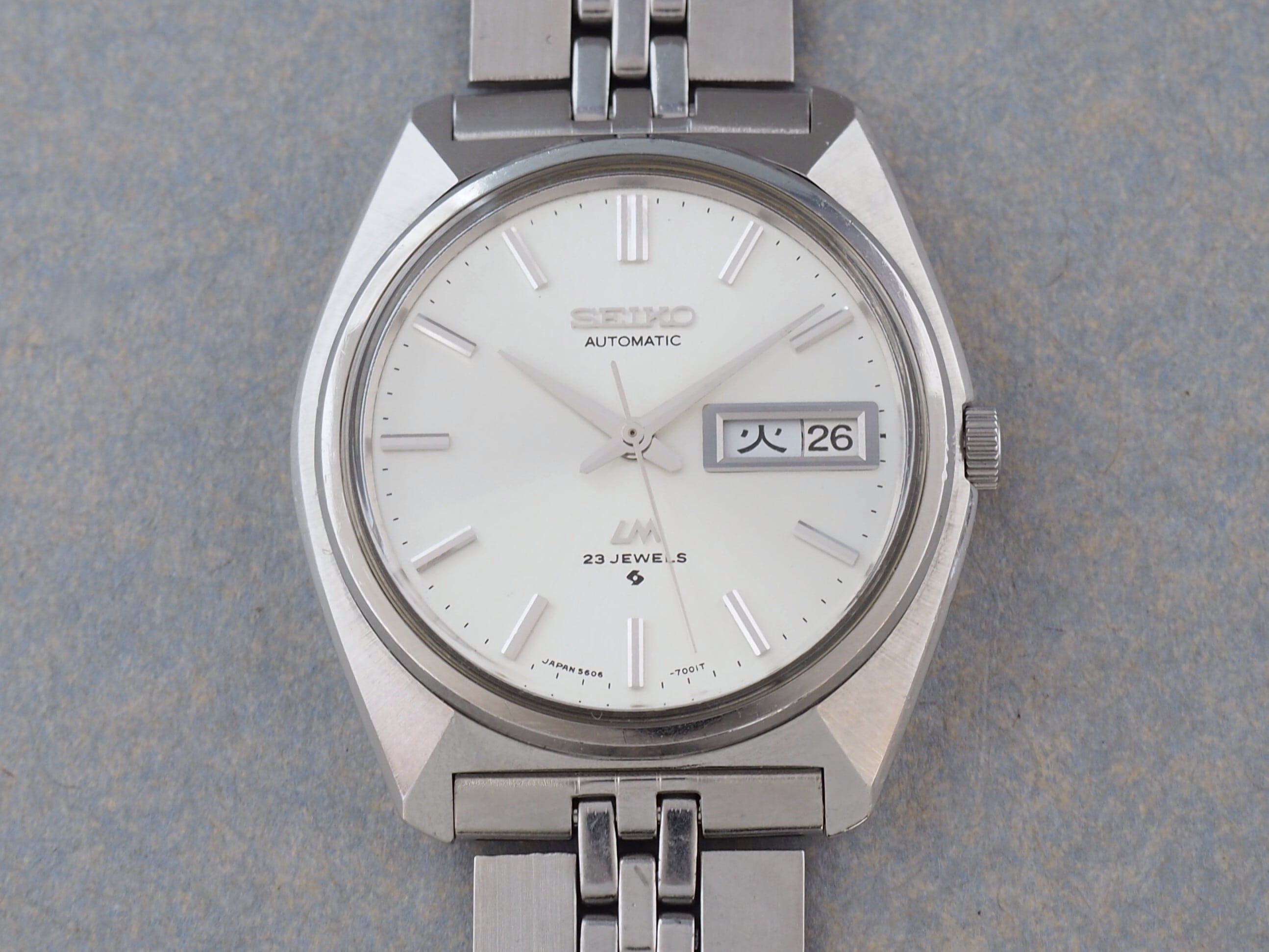 Vintage watch | L o'clock