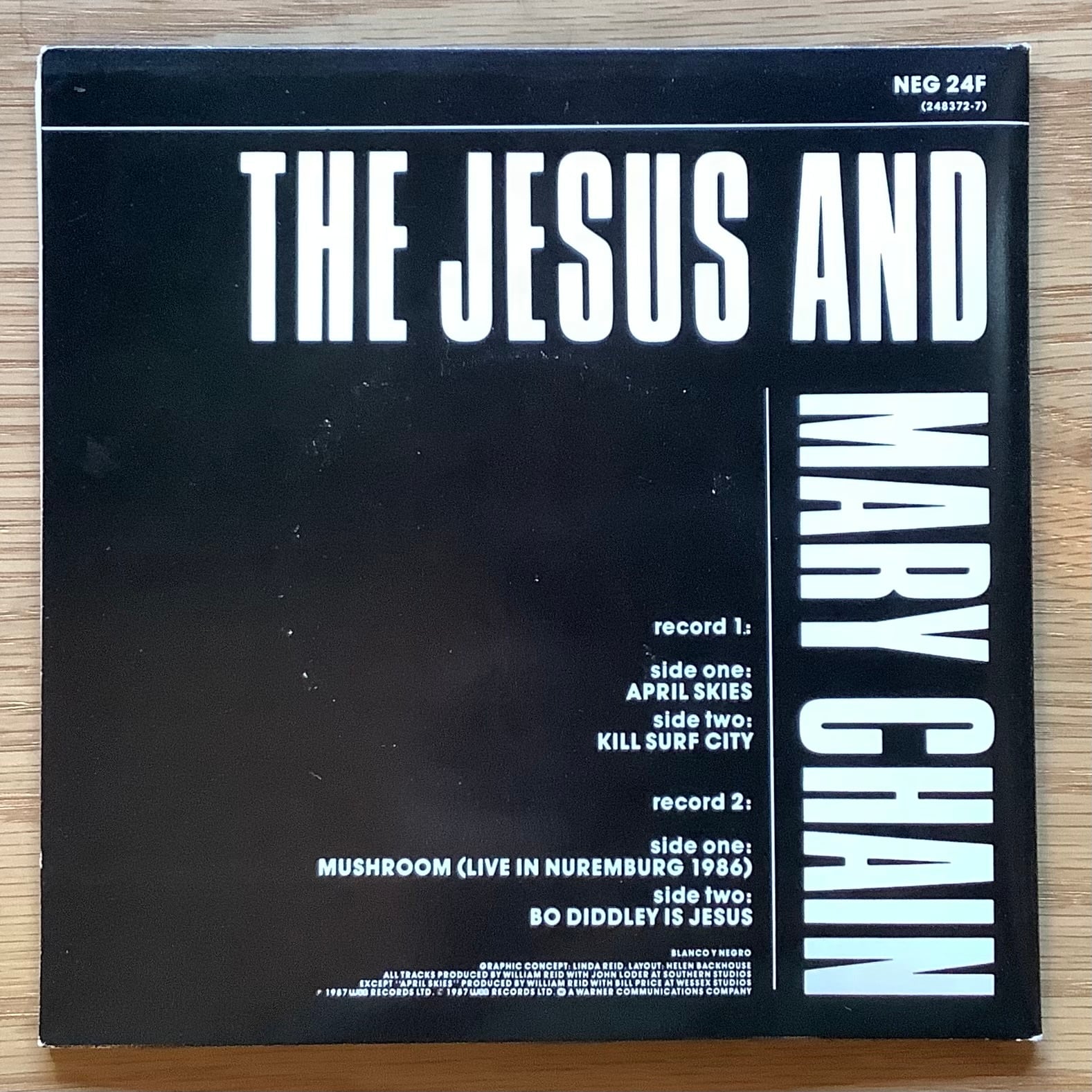 THE JESUS AND MARY CHAIN / A: APRIL SKIES / B: KILL SURF CITY