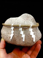 6) 霊石「大型ニニギ石」〆縄付き