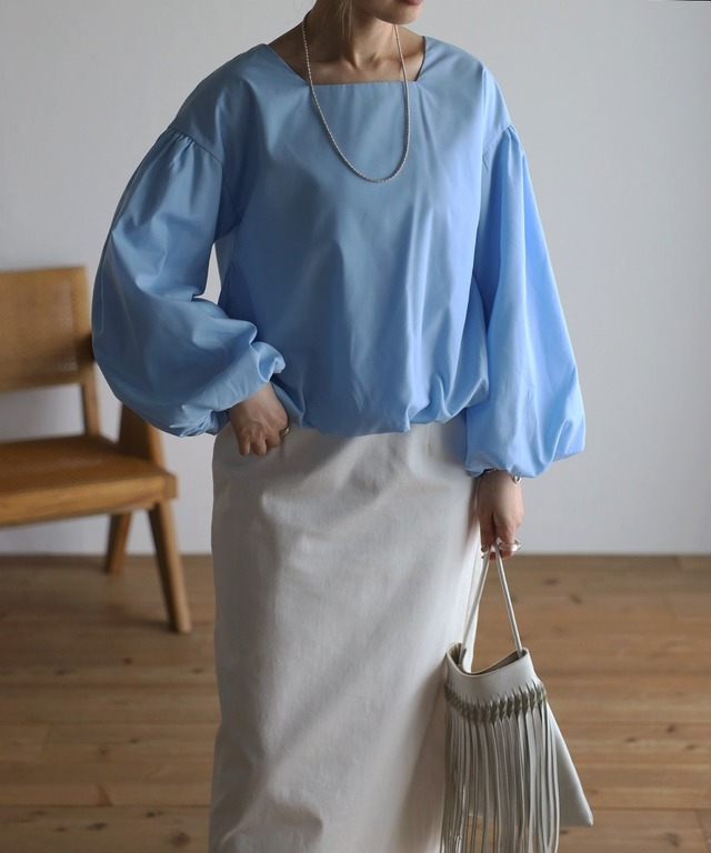 スクエアネックバルーンブラウス