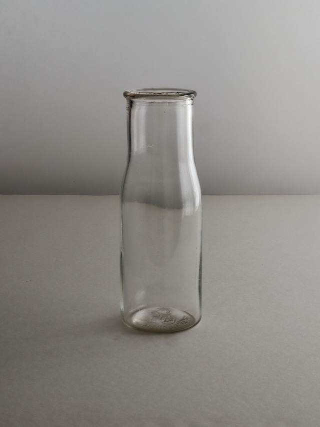 【SALE】 ヴィンテージのミルクボトル 薄縁瓶 10 / 【SALE】 Vintage Thin Rim Milk Bottle 10