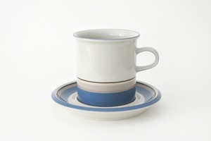 vintage ARABIA UHTUA chocolate cup & saucer  / ヴィンテージ アラビア ウートゥア チョコレートカップ アンド ソーサー