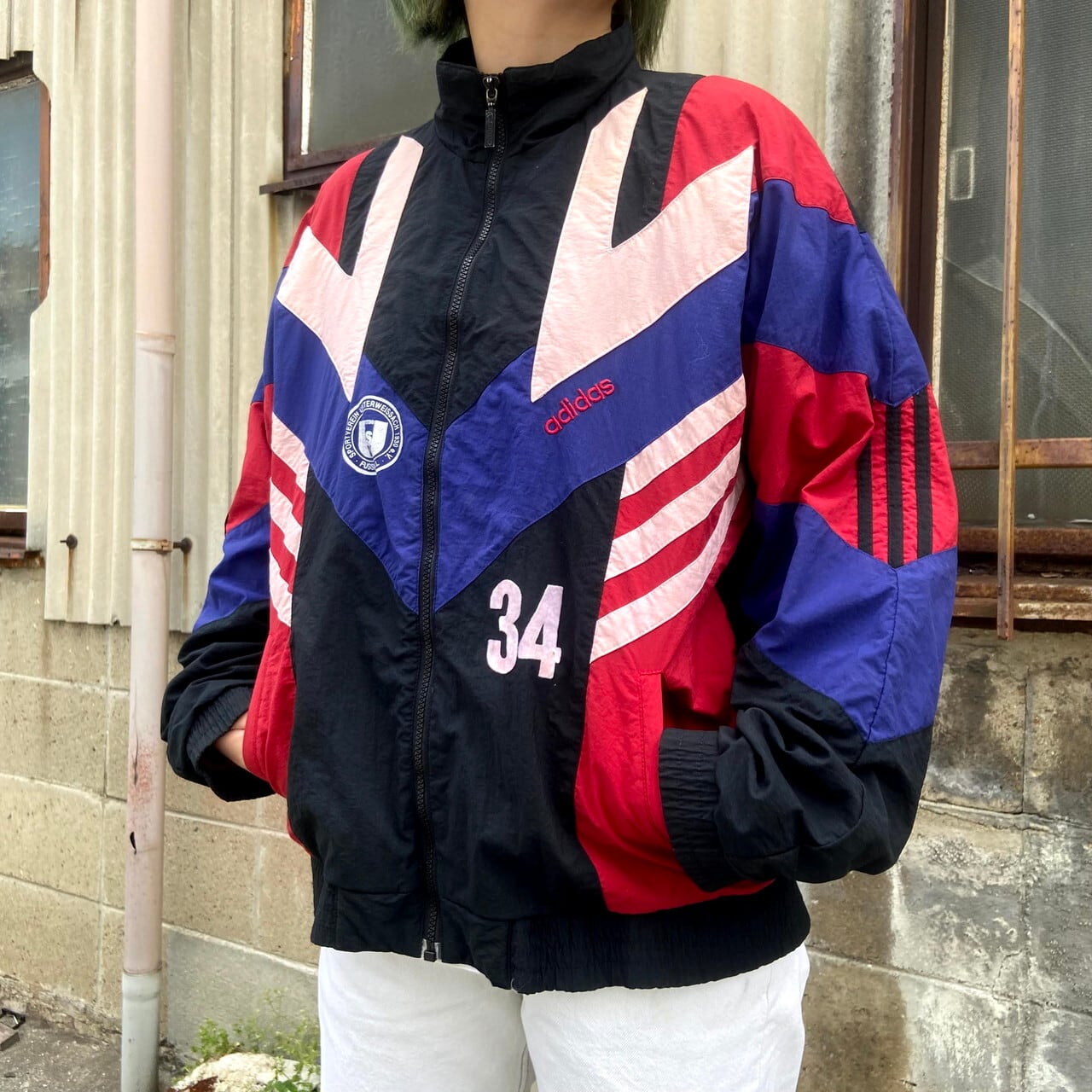 グッドカラー 80〜90年代 adidas アディダス バックロゴ フロッキープリント ナイロンジャケット メンズL相当 古着 80S 90S  ビンテージ ヴィンテージ マルチカラー 切り替え パープル レッド ブラック ピンク 紫 赤 黒 【ナイロンジャケット】【AL2109】 | cave 