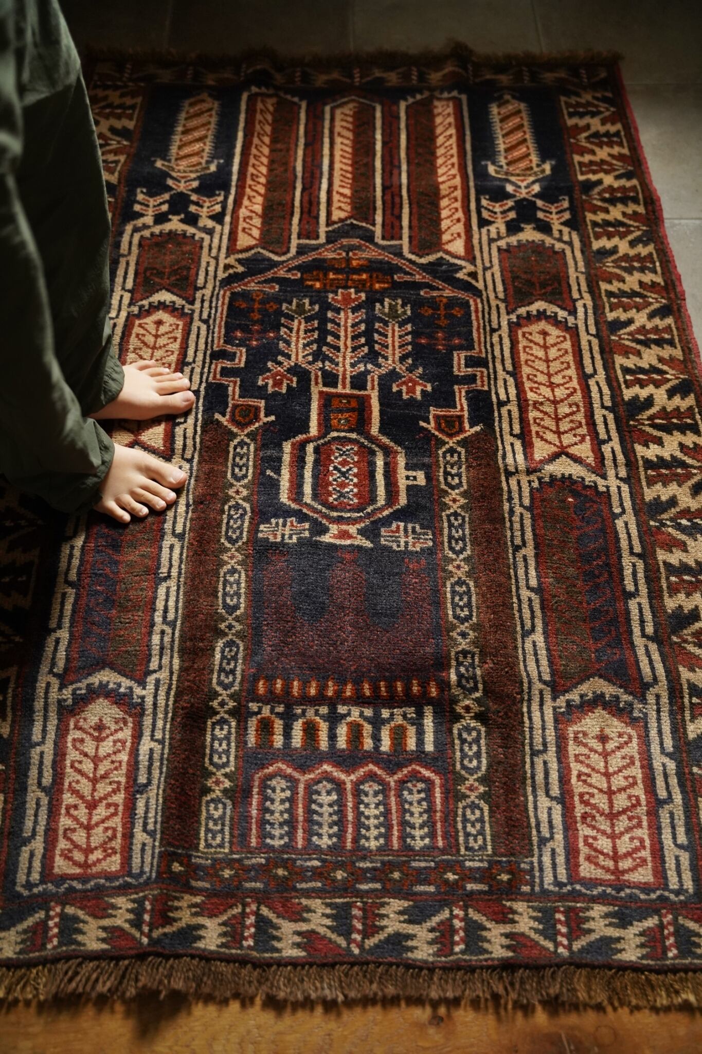 1418-Vintage Baluch rug