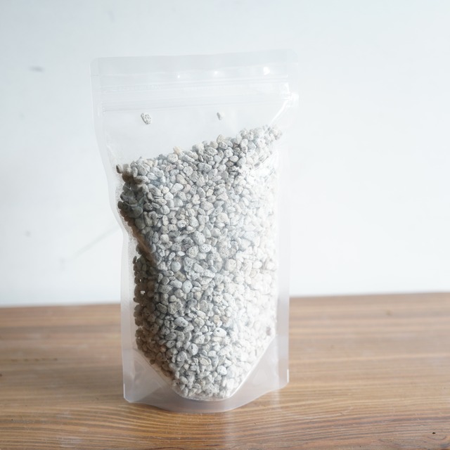 軽石　小粒（5〜10ｍｍ）【ガラス容器内の保湿・苔玉の敷材として】