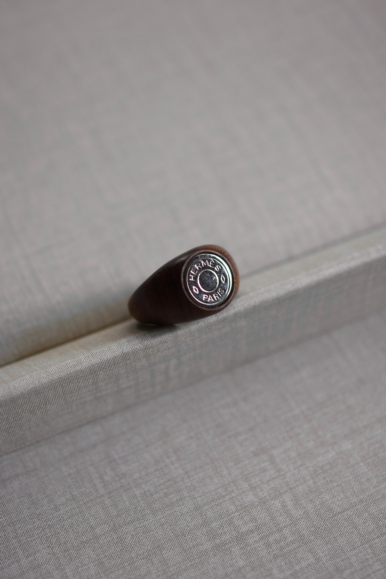 IORI/"HERMES" ring/wood sellier
