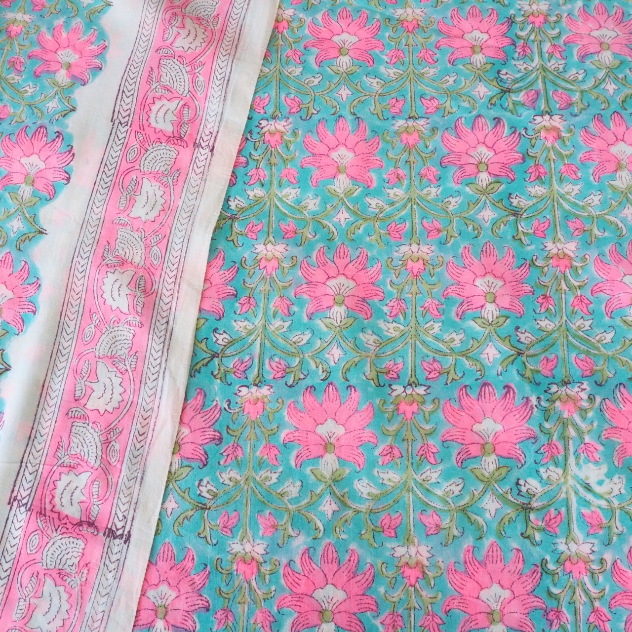 ブロックプリント生地【50cm単位】インド綿 片耳ボーダー付き 花柄B エメラルドグリーン×蛍光ピンク #19537-GR3【再入荷】