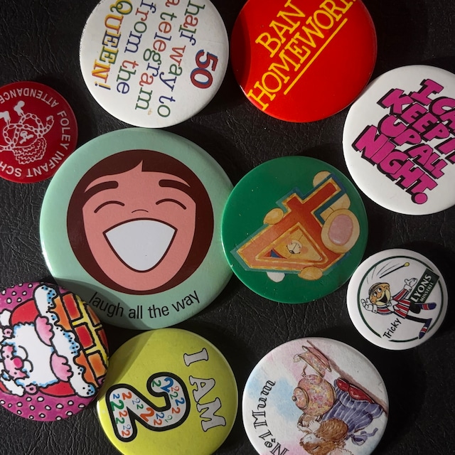 10個 ヴィンテージ レトロ 缶バッジ  vintage ビンテージ 古着 通販 リメイク 雑貨 2602006-3