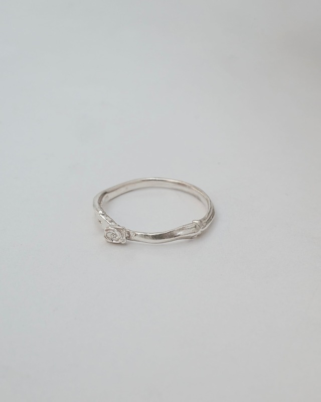 薔薇の bone ring  silver925 LJ25082R Rose bone ring