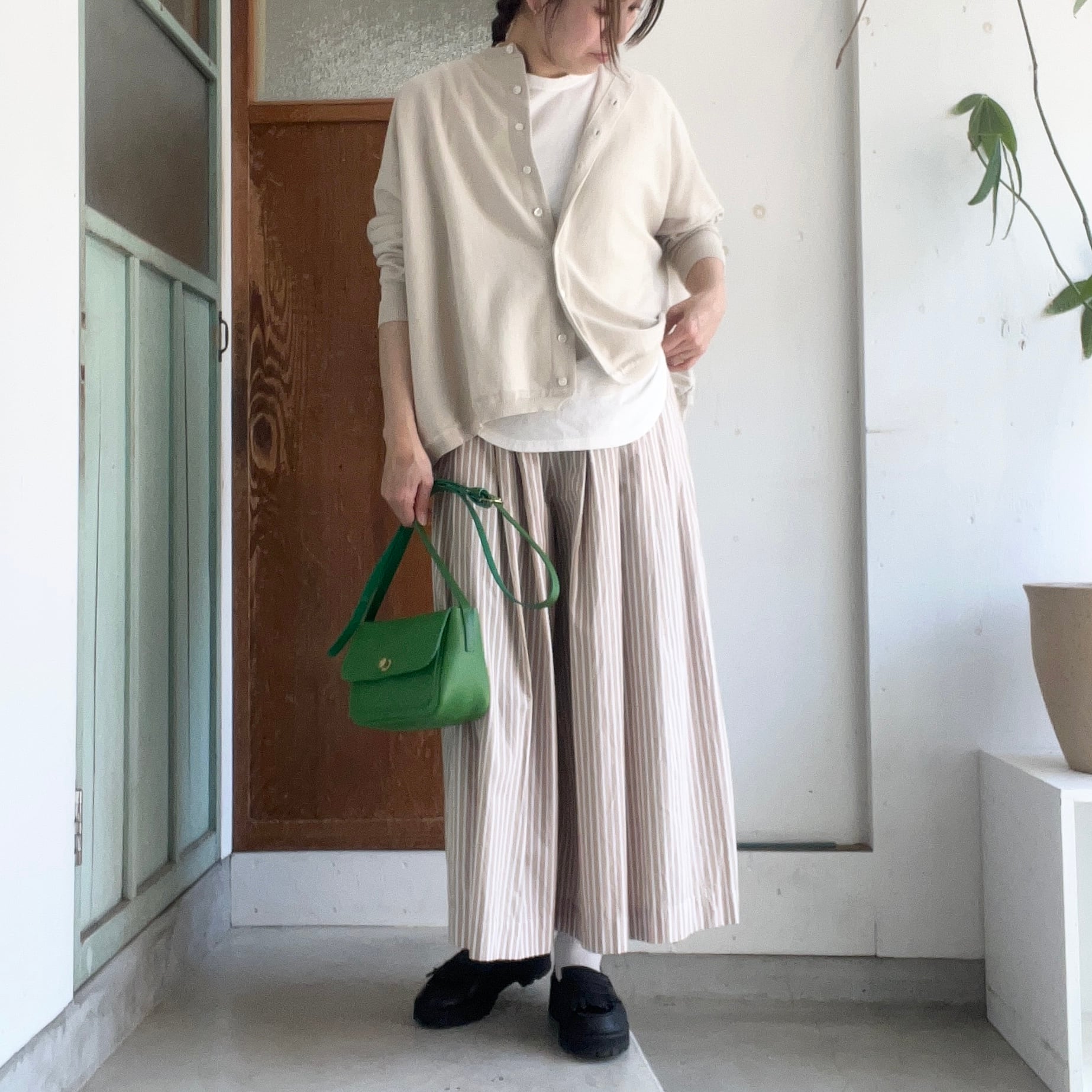 UNIVERSAL TISSU フレンチリネン サイドタックパンツ | T-Base-Life