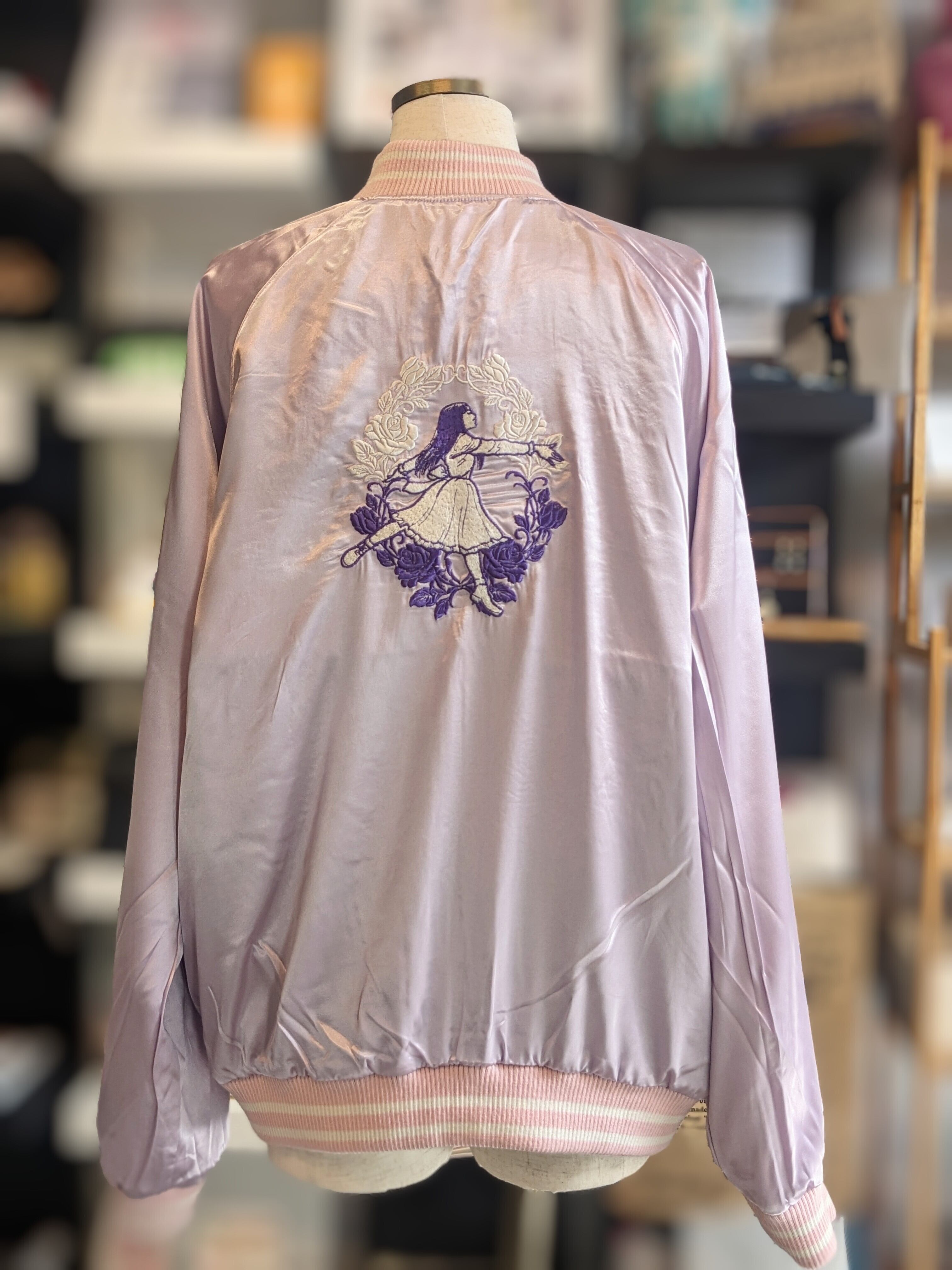 TMEJ-001 『冨江』柄刺繍スカジャンリバ－シブル ジャケット ブラック