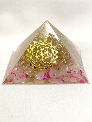 ピラミッド型オルゴナイト【ローズクォーツ＆天然水晶】