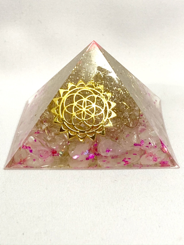 ピラミッド型オルゴナイト【ローズクォーツ＆天然水晶】