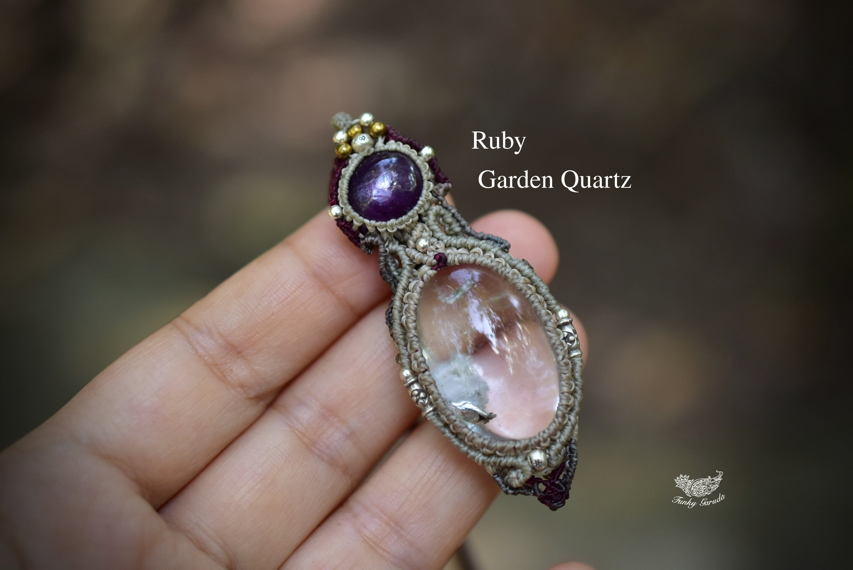 透明な雪と宝石★ルビー ガーデンクォーツ マクラメペンダント81