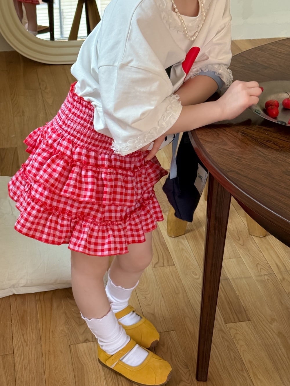 取寄》チェック柄ティアードフリルスカート （レッド／スカイ） KMAI